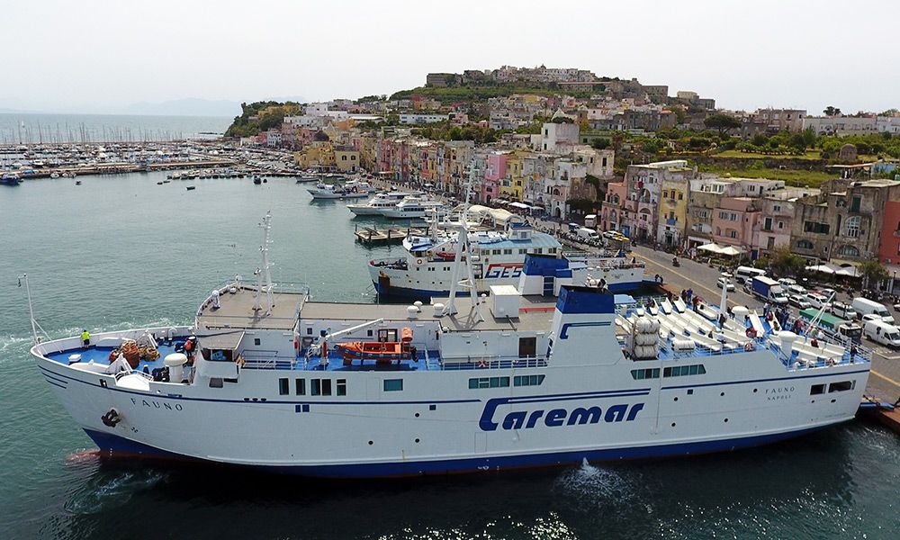 traghetto napoli procida