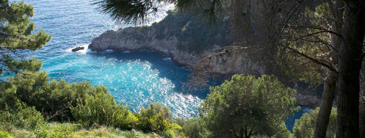 spiaggia costiera sorrentina