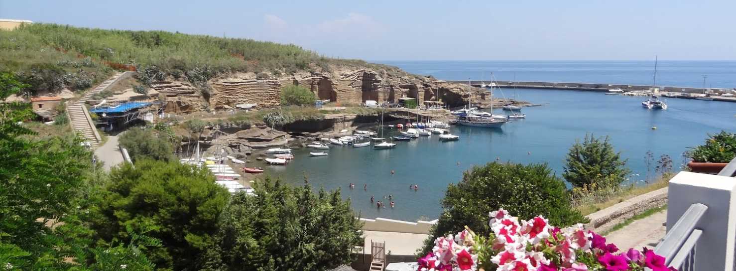 parata grande spiaggia ventotene