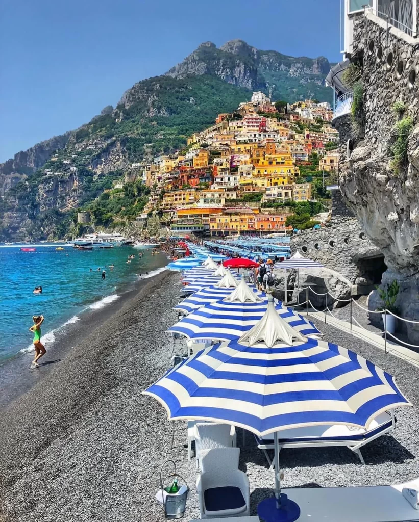spiaggia imbarco traghetti Amalfi