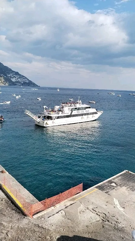 traghetti costiera amalfitana