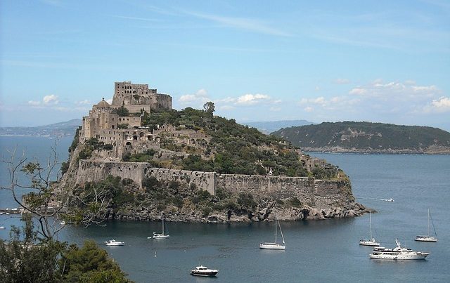 Traghetti e aliscafi Napoli Ischia